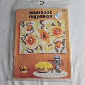 VTG Valiant #7426 Latch Hook Rug Pattern Orange‎ Flowers 20"x27" Cottagecore